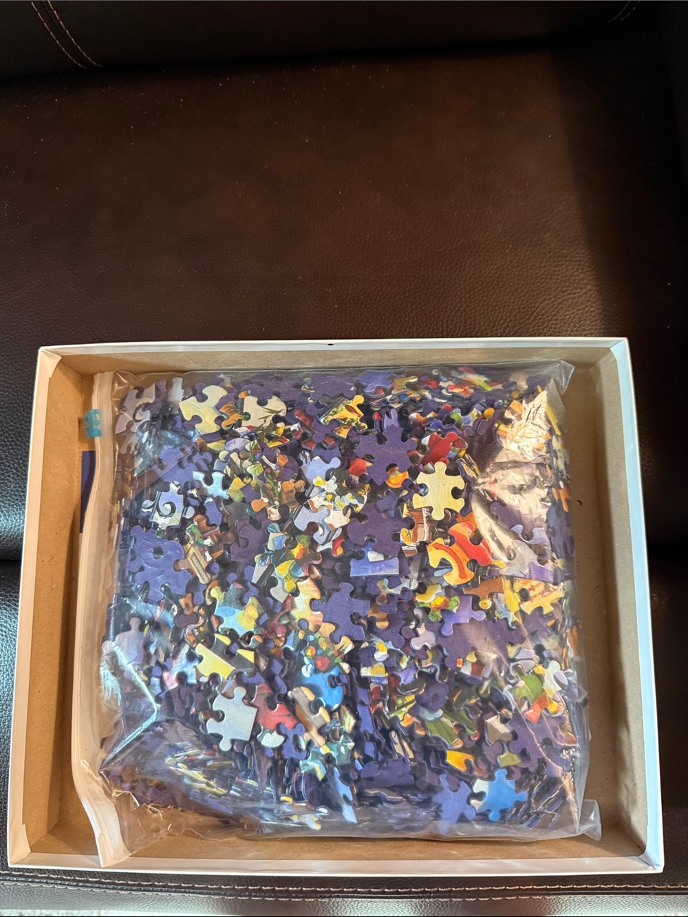 White Mountain holiday house. 1000 pieces jigsaw puzzle.  Excellent condition - Picture 3 of 3